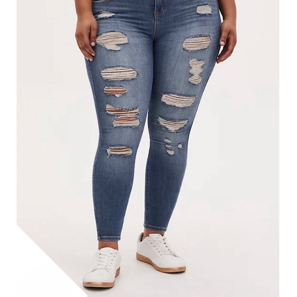 Torrid Bombshell Skinny High Waisted Jeansns - Picture 1 of 2